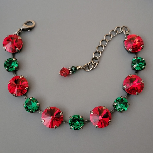 Austrian Crystal Bracelet in Antique Silver - Picture 9 of 9